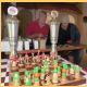 Pokale und russische Schachfiguren...